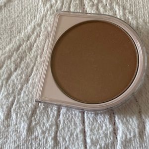 NWT Mary Kay pressed powder Bronze